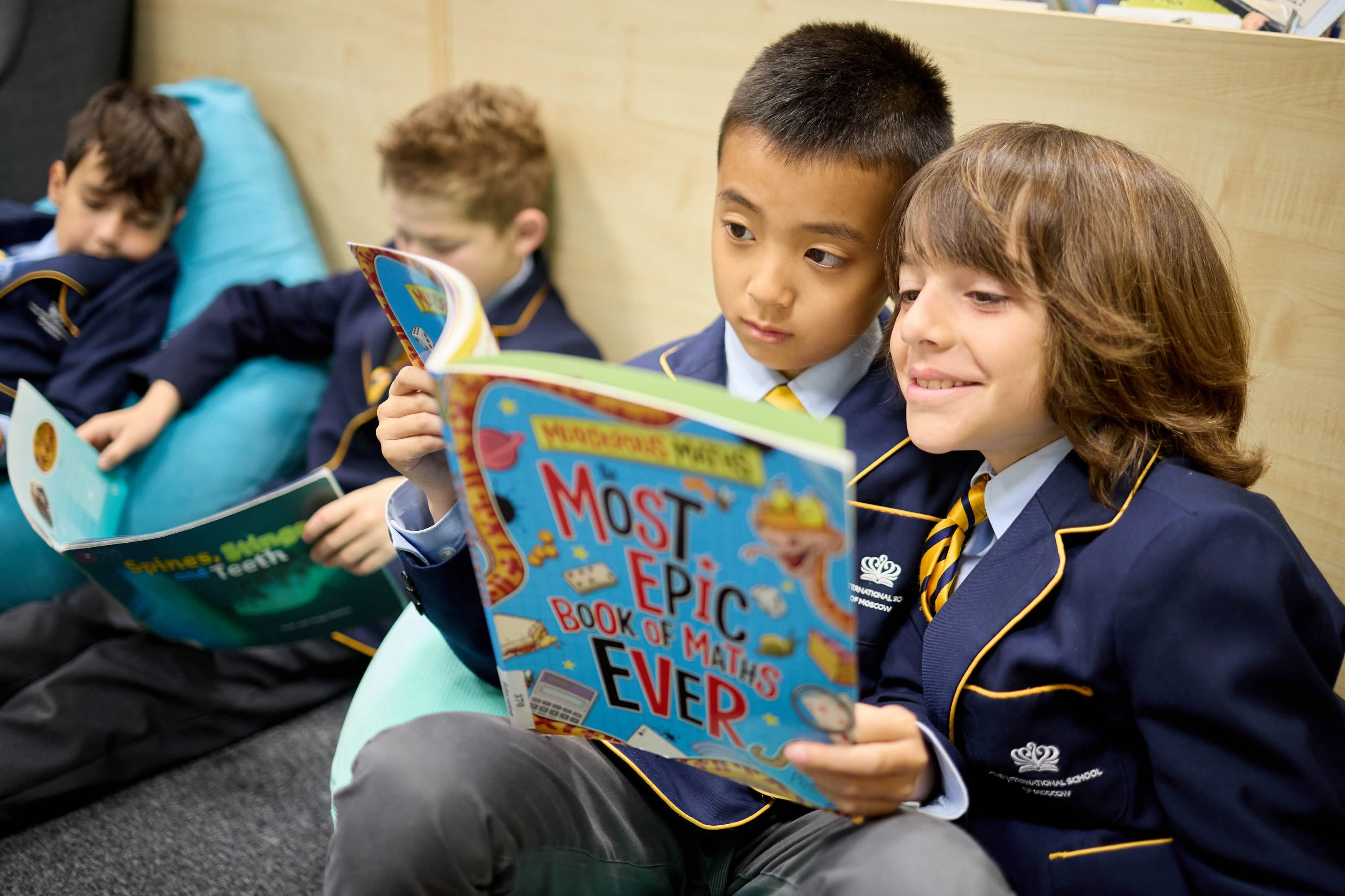 Rosinka Campus | The International School of Moscow - 08 - Carousel Default