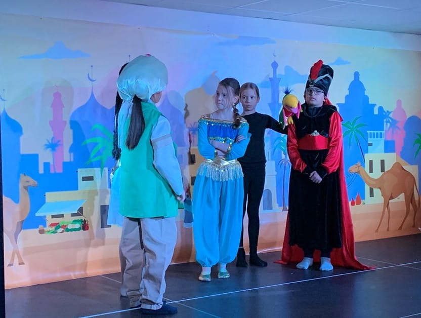 83295paddedw982h628of1f8f4f3img0776jpg