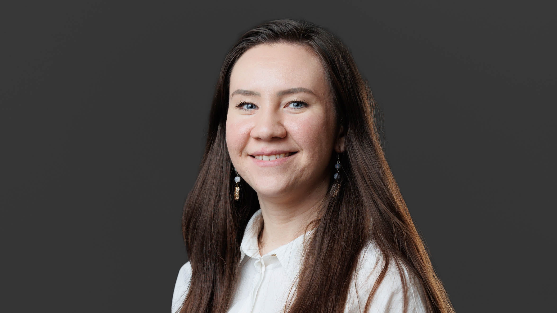 Ms Dina Iskenderova