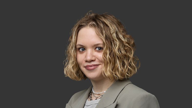 Ms Zosia Ivanova