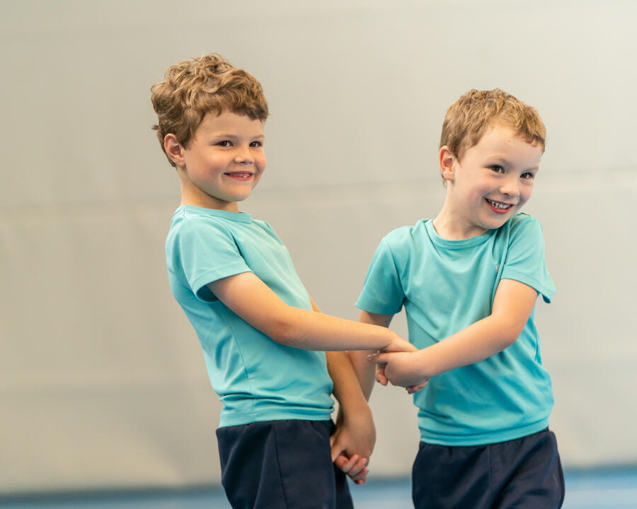 Admissions | La Côte International School Aubonne, Suisse - 03 - image-50-50-normal