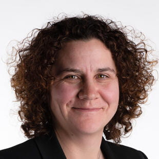 Notre méthode d'enseignement | La Côte International School Aubonne - Feature Cards Pattern