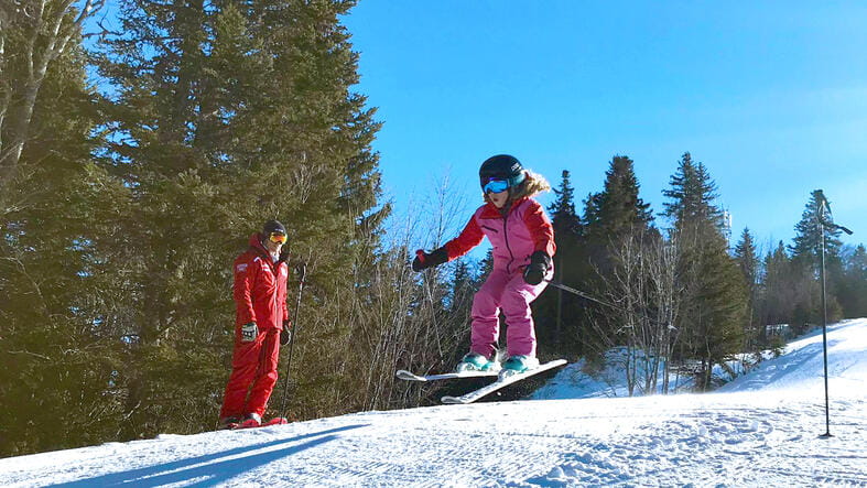 Activités extrascolaires | La Côte International School Aubonne - 07 - Feature Cards Pattern - Expeditions