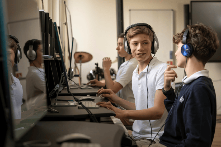 Notre Campus | La Côte International School Aubonne - Suisse - 08 - Carousel Default