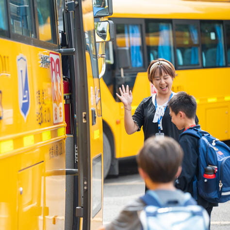 家长须知｜成都乐盟外籍人员子女学校 - Feature Cards Pattern