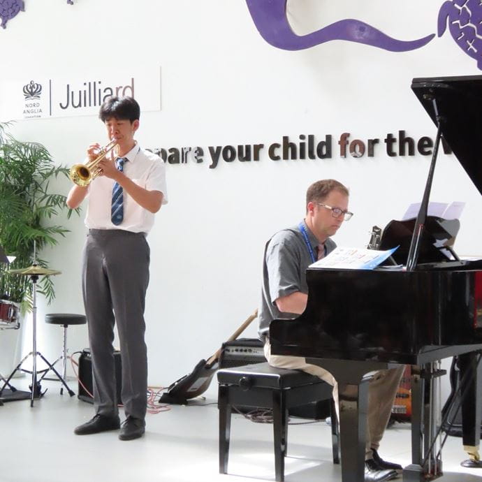 大厅艺术展:艺彩绽放 - Arts in the lobby