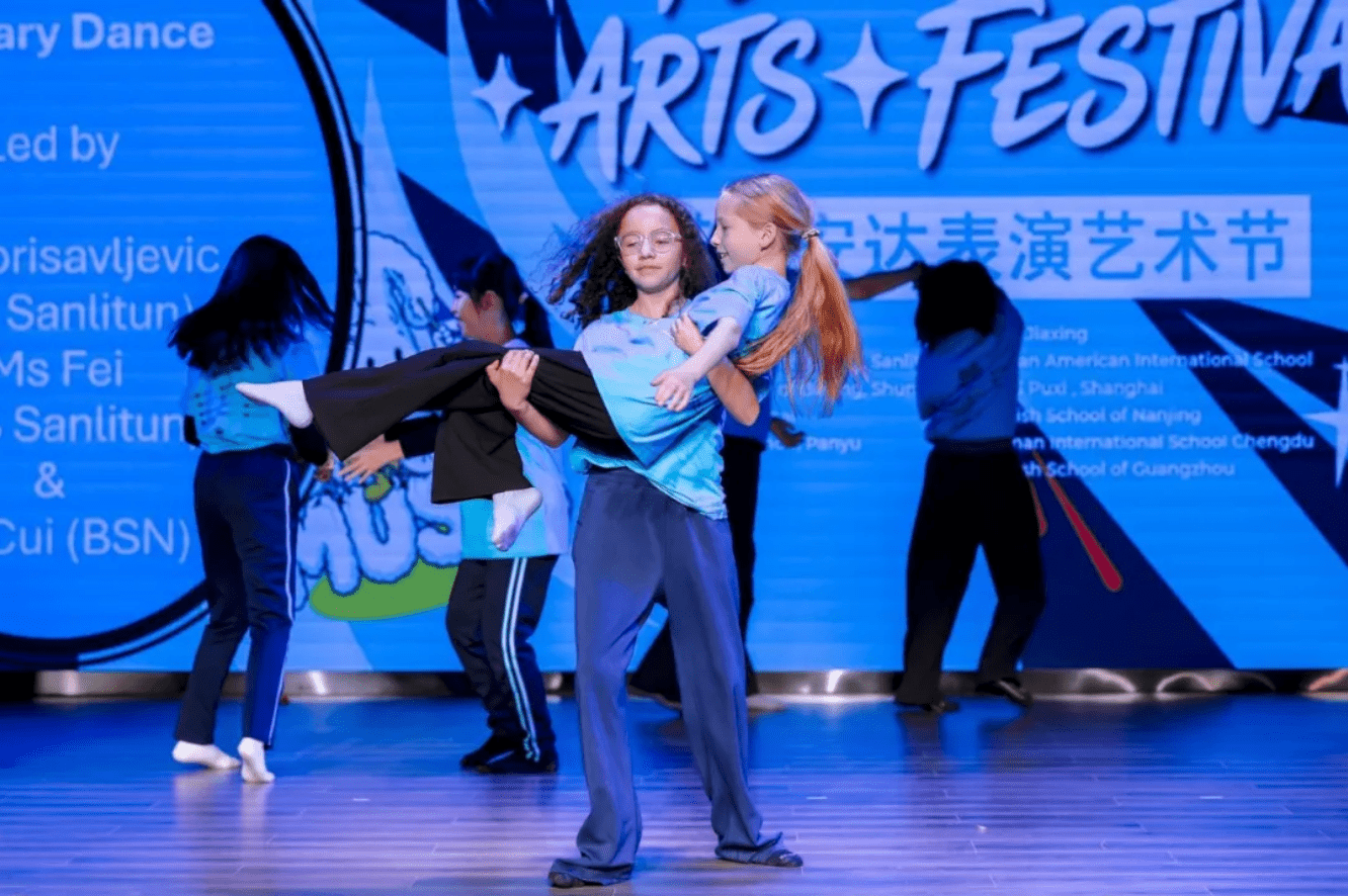 乐盟学生在北京诺德安达表演艺术节大放异彩 - Students Shine at the NAE Performing Arts Festival in Beijing