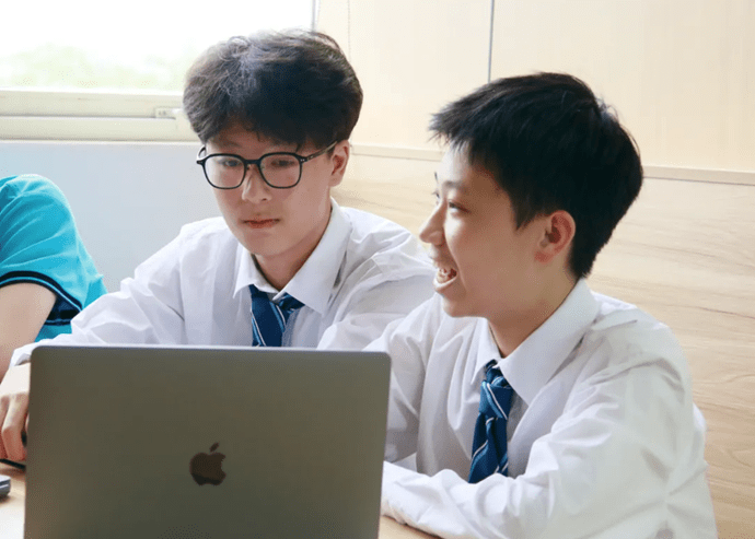 美国排名前三的大学录取通知书及奖学金 - US Top 3 University Offer With Scholarship