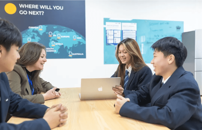 美国排名前三的大学录取通知书及奖学金 - US Top 3 University Offer With Scholarship