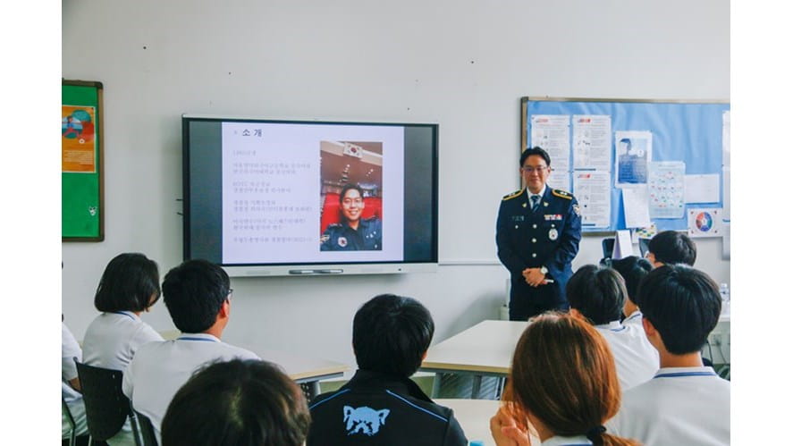 A special lecture with the Korean consul-a-special-lecture-with-the-korean-consul-WeChat Image_20220627095850