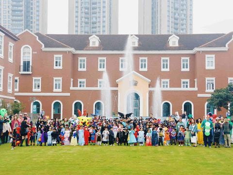 乐盟秋日庆祝活动:愉快的盛装打扮和节日乐趣 - Autumn Festival Celebrations