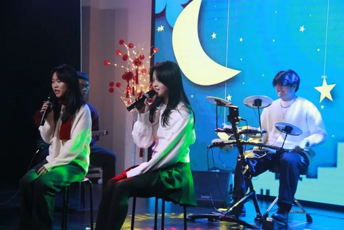 龙年新春庆祝活动 - Chinese New Year with Performances and Temple Fair