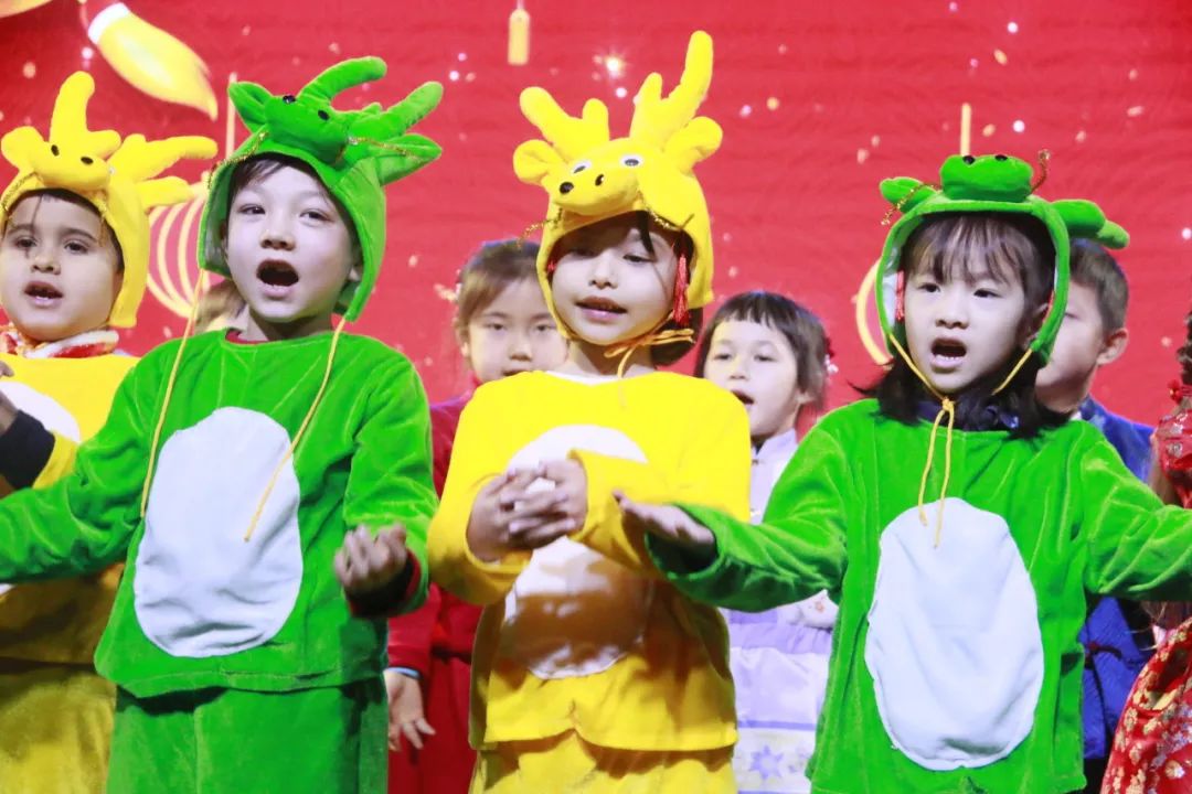 龙年新春庆祝活动 - Chinese New Year with Performances and Temple Fair