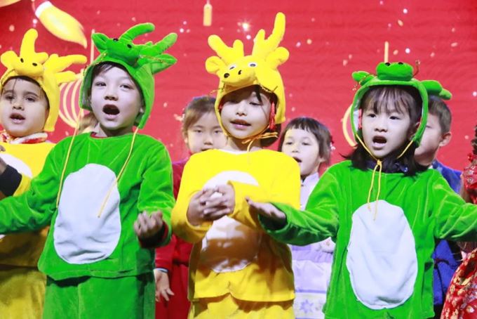 龙年新春庆祝活动 - Chinese New Year with Performances and Temple Fair