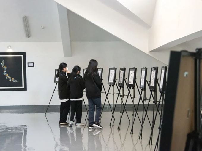 欢迎我们的新任校长 - Introducing our new Principal