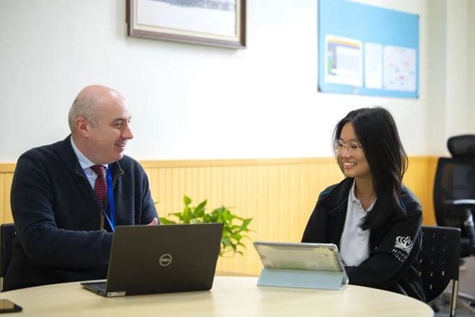 欢迎我们的新任校长 - Introducing our new Principal