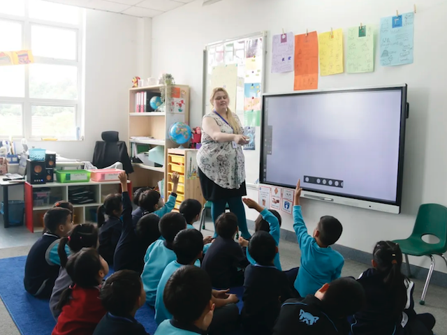 优秀教师具备的特质？我们的教职员工具备的十大素质  - What makes a good teacher