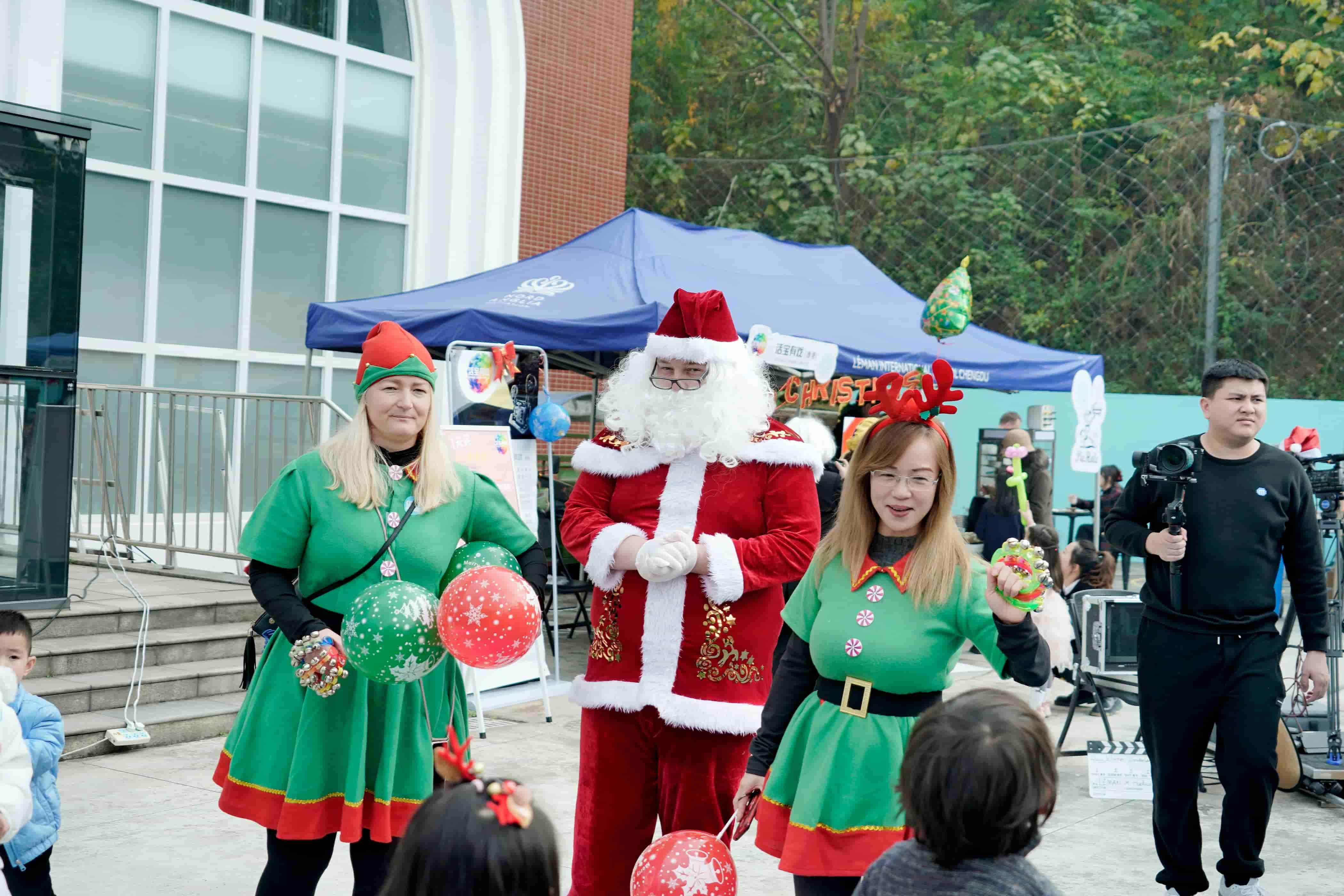 冬日嘉年华：共享欢愉，传递爱心 - Winter Wonderland A Joyous Gathering for Charity