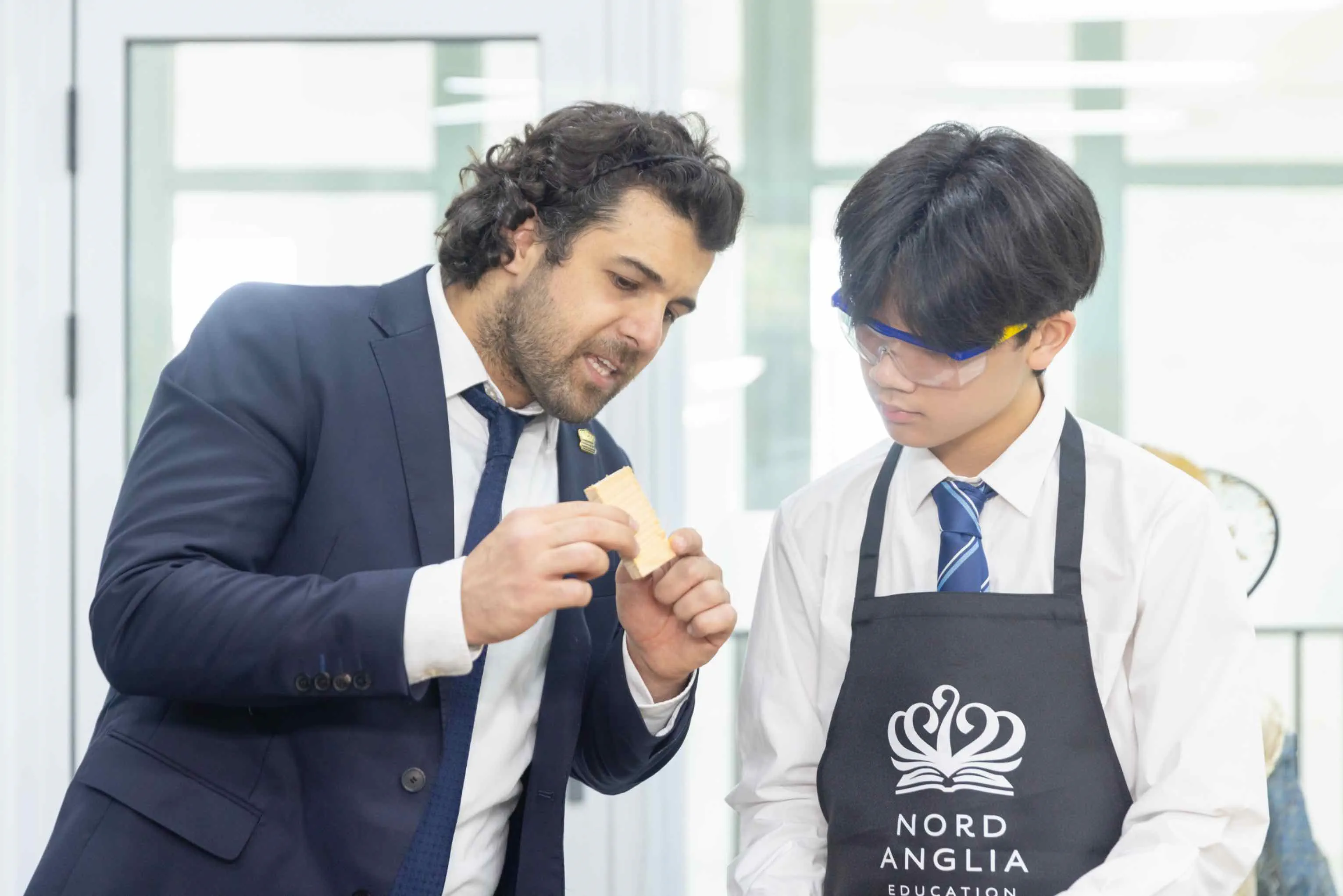 教学特色与学术优势|成都乐盟外籍人员子女学校 - Full Width Image