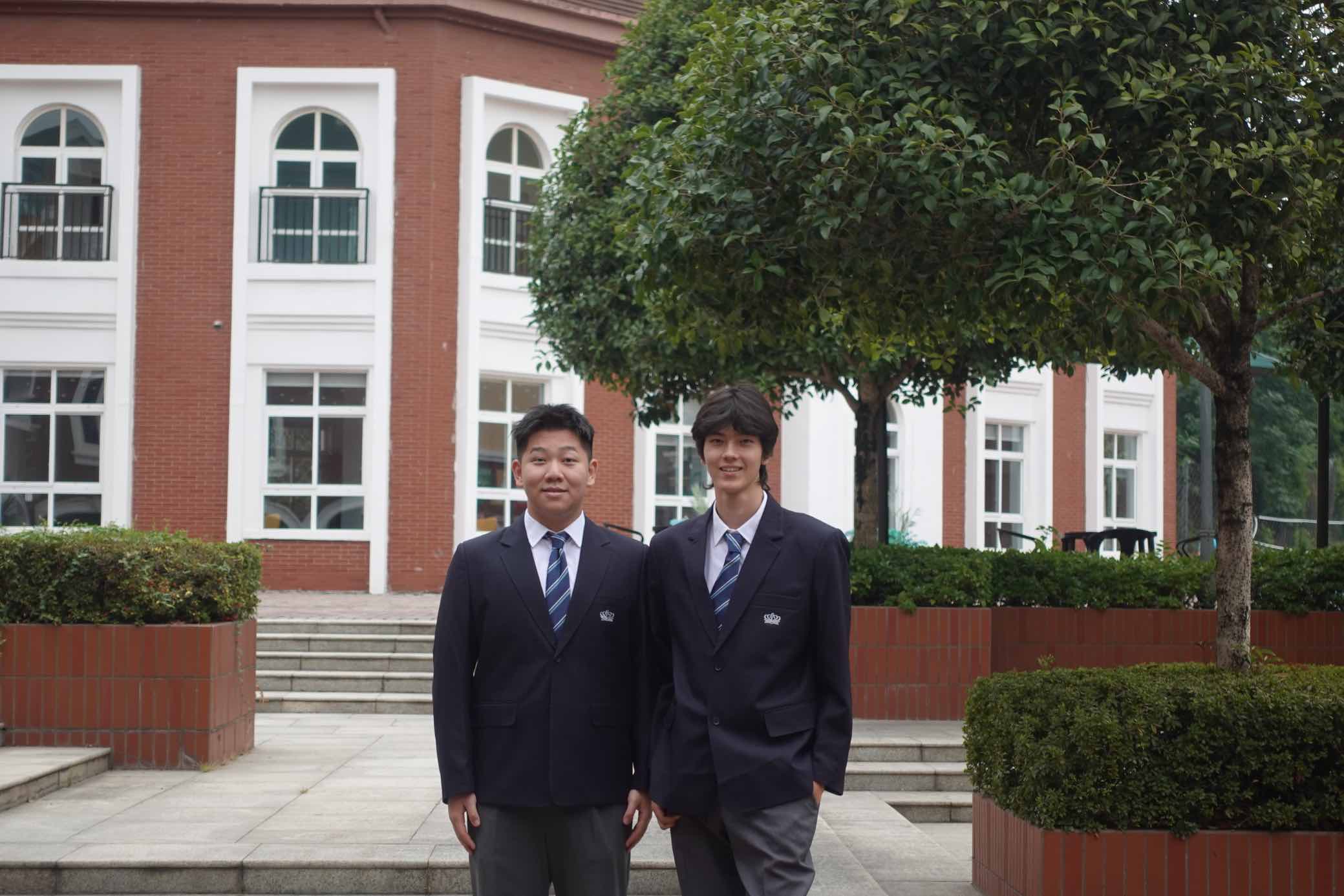 Parent Essentials | Léman International School Chengdu - Feature Cards Pattern