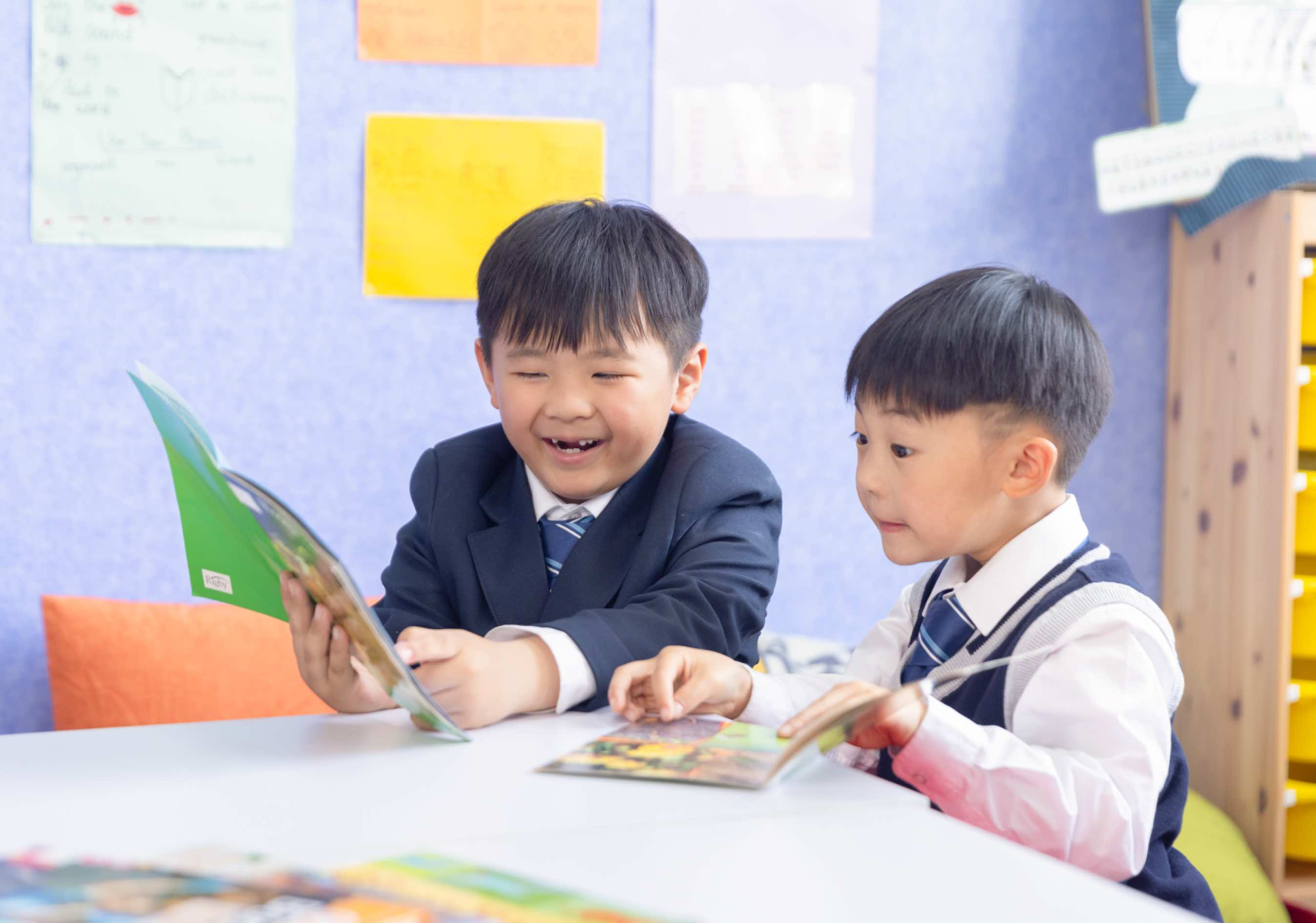 Léman International School Chengdu | Nord Anglia Education - 051 - Feature Cards Pattern