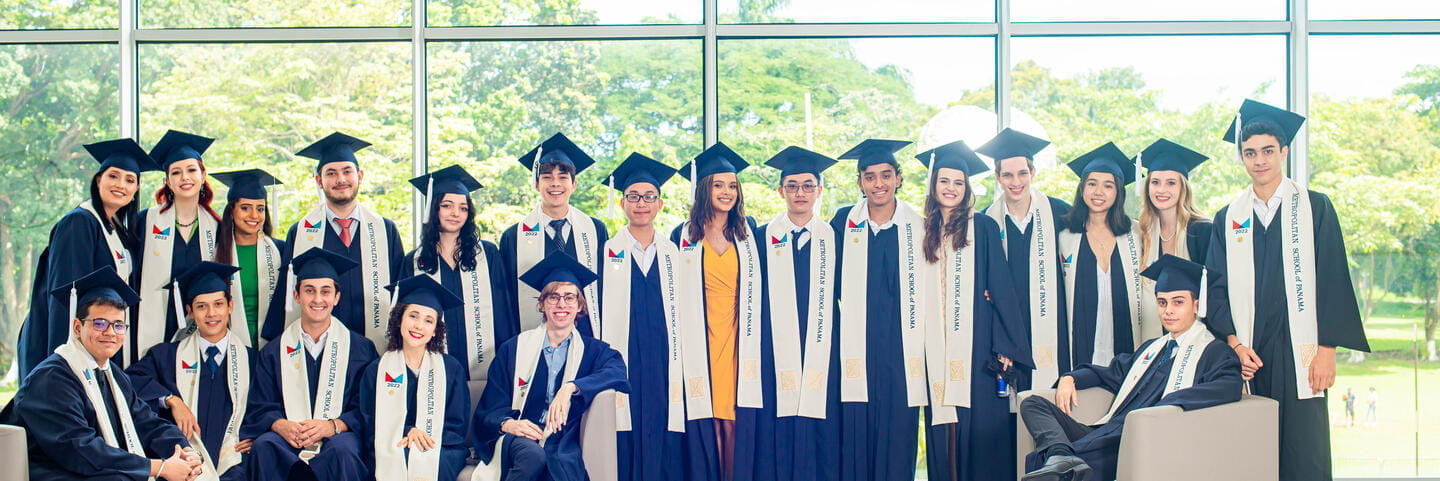 MET_Panama_Feb2023_MET_Grads group interior