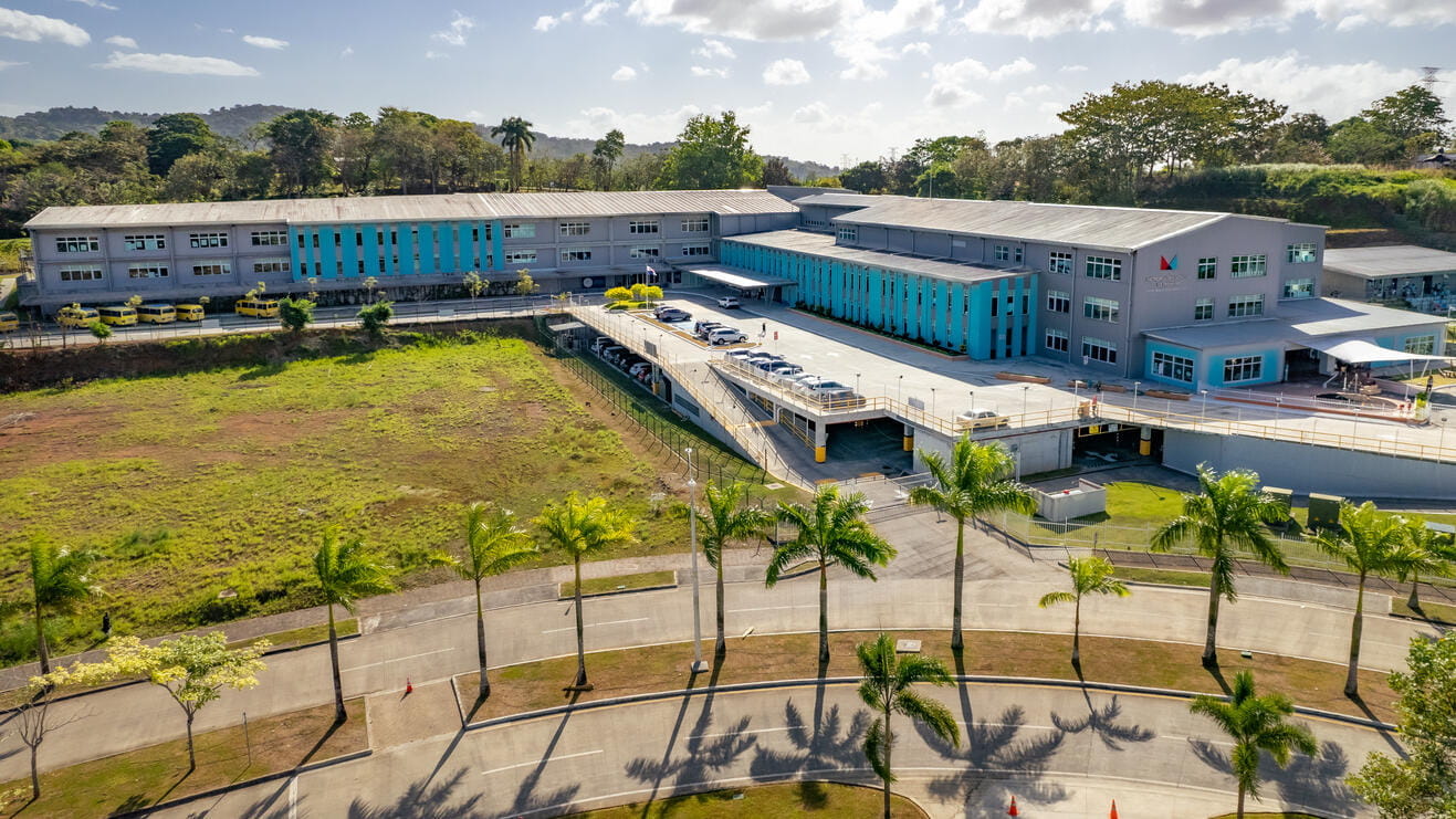 Metropolitan School Panama Campus | MET Panama-Level 2 Page Header With Key Facts-MET_Drone (19)