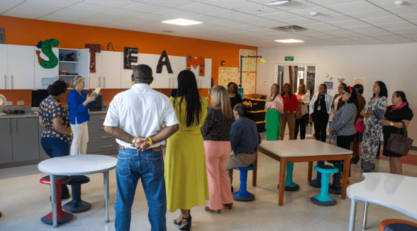 Metropolitan School of Panama, AmCham, and Glasswing Join Forces to Strengthen Education in San Miguelito with "Digital Tools for Teaching" Workshop  - Amcham and MET Training