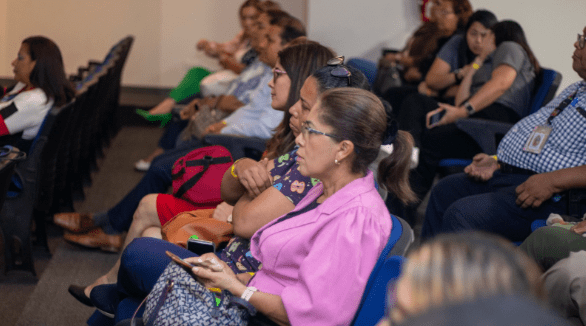 Metropolitan School of Panama, AmCham, and Glasswing Join Forces to Strengthen Education in San Miguelito with "Digital Tools for Teaching" Workshop  - Amcham and MET Training