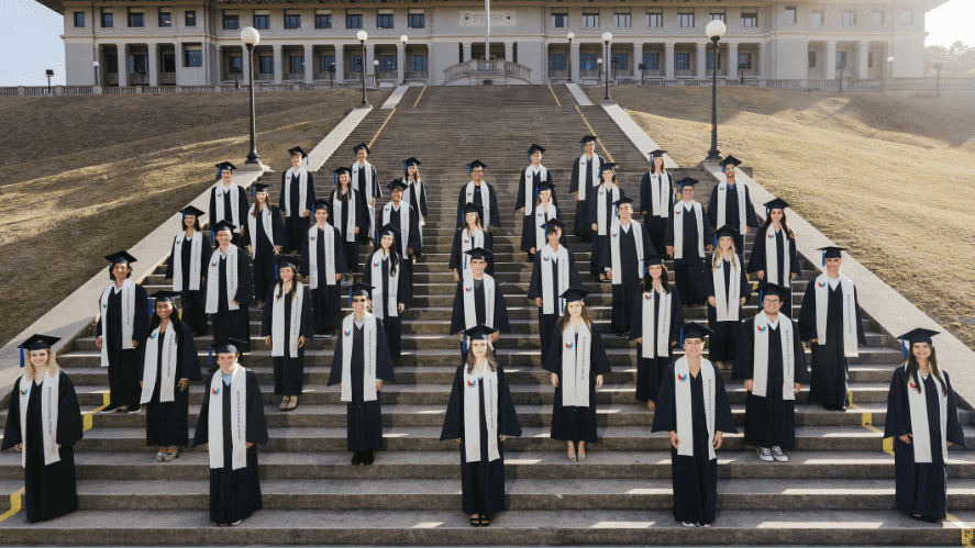 Felicitaciones a nuestra Clase del 2023, quienes superaron los promedios mundiales del Programa de Diploma del Bachillerato Internacional (IBDP) - Class of 2023 IBDP Results