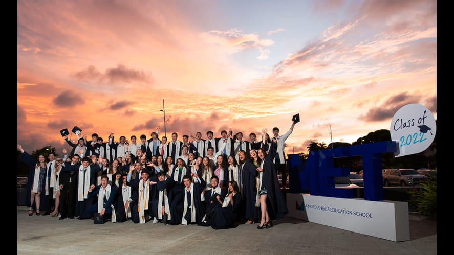 220610_Blog_CongratsSeniors_PageLinkImage