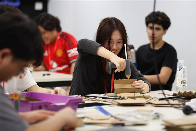BTEC at NAIS Hong Kong Sixth Form | Applied Learning Pathway - Image-50-50-02