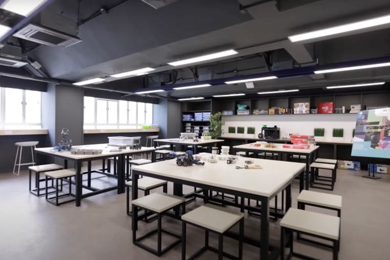 266450paddedw982h628of1f8f4f3steamkt1jpg