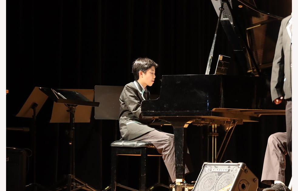 279486paddedw982h628of1f8f4f36jpg