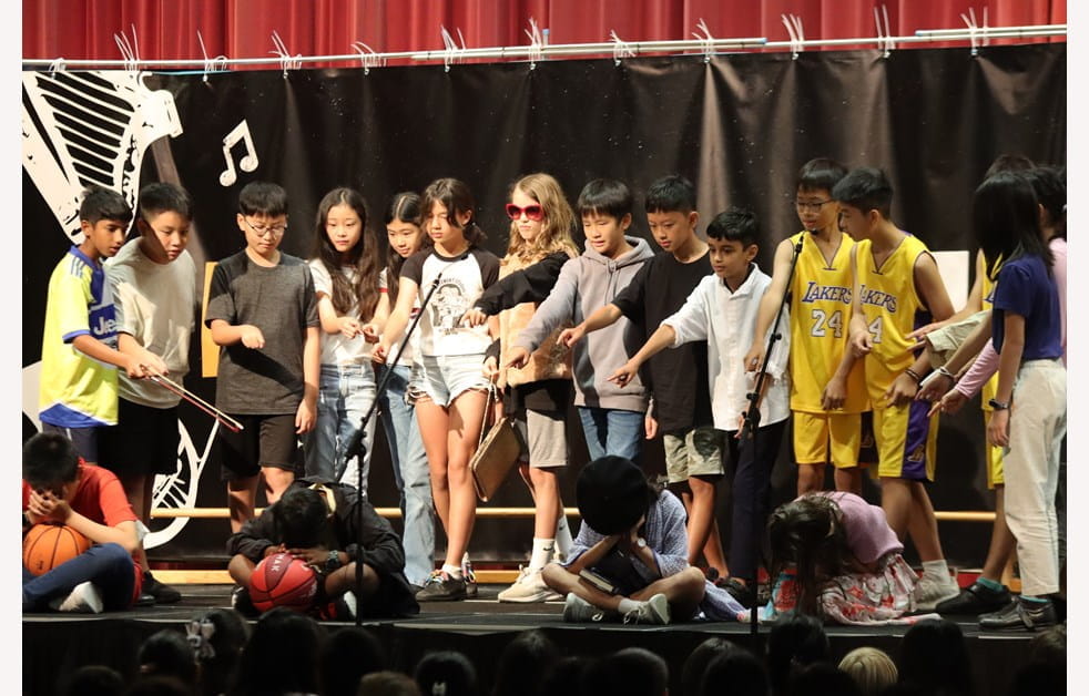 279532paddedw982h628of1f8f4f3y6drama2jpg