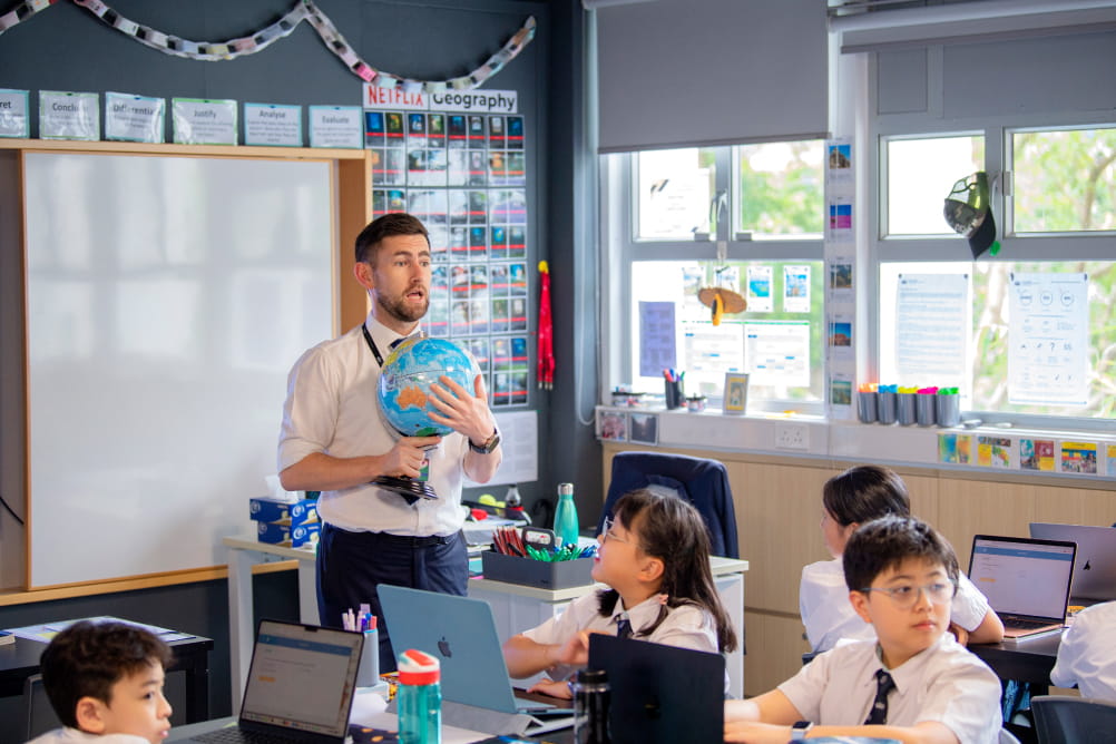 An Exceptional International School In Hong Kong - Feature Cards Pattern - METACOG