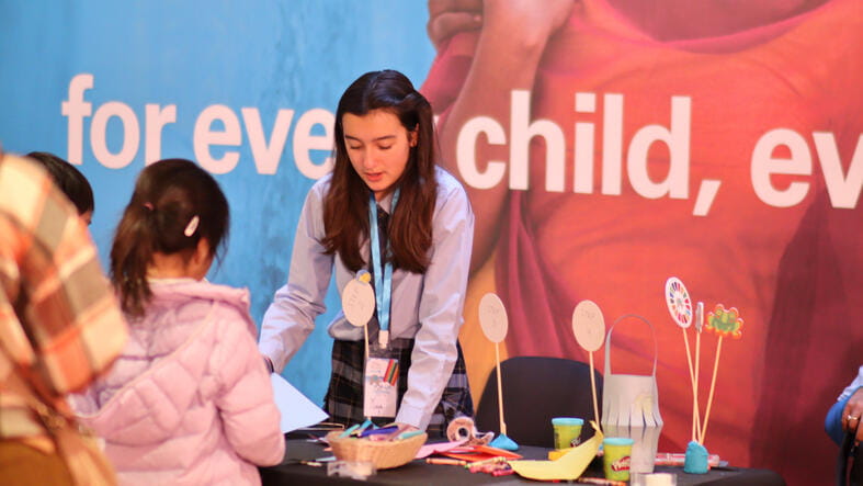 Nord Anglia International School New York | Nord Anglia - Feature Cards Pattern