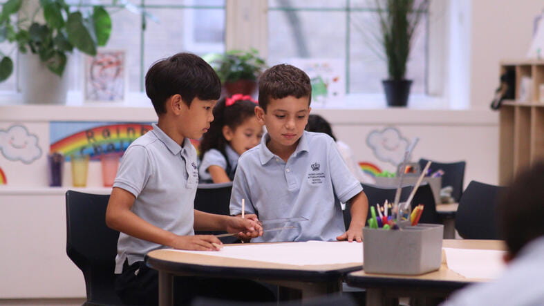 Nord Anglia International School New York | Nord Anglia - Feature Cards Pattern