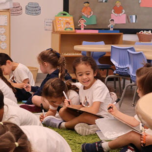 Nord Anglia International School New York | Nord Anglia - Feature Cards Pattern