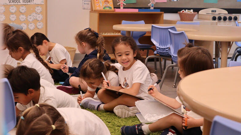 Nord Anglia International School New York | Nord Anglia - Feature Cards Pattern