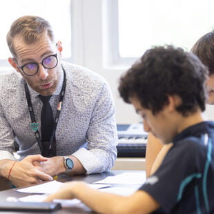 ノードアングリア・インターナショナルスクール上海浦東|英国式×国際教育|NAIS Pudong - 06 - Feature Cards Pattern - RU