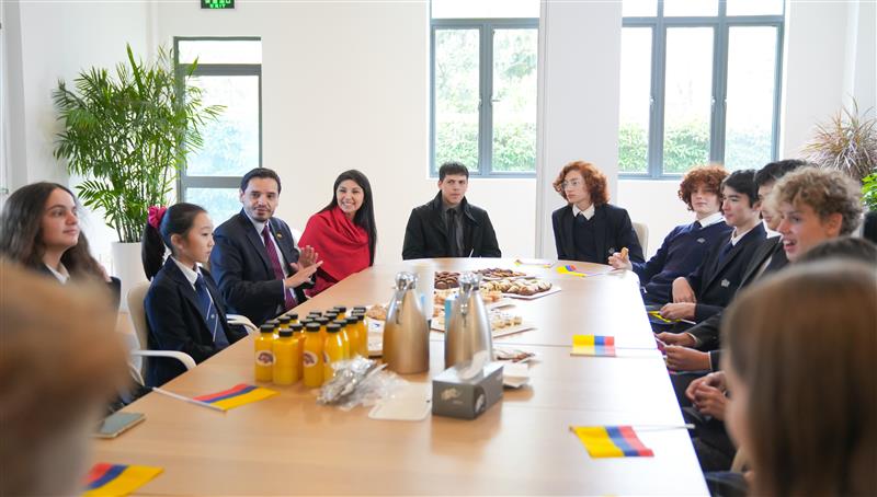 An amazing opportunity to meet the General Consul of Colombia - Mr. Daniel Cruz Cárdenas - Colombia