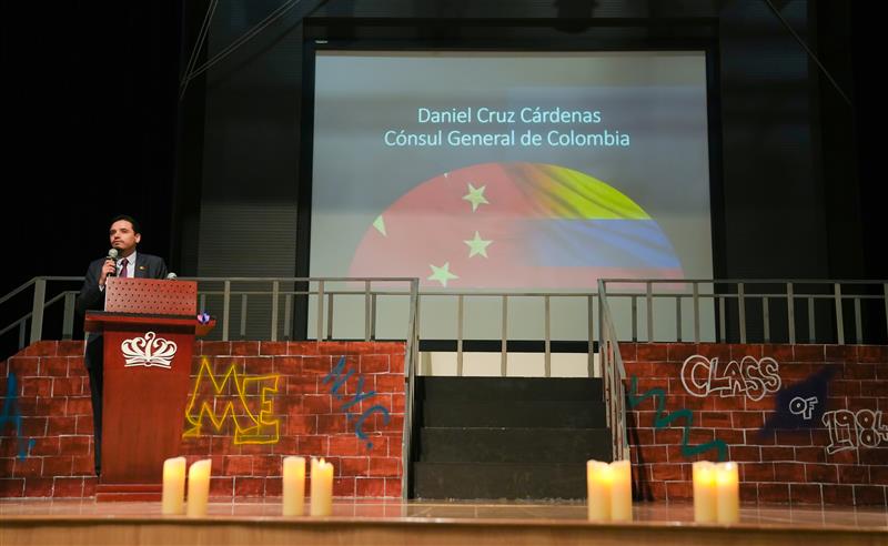 An amazing opportunity to meet the General Consul of Colombia - Mr. Daniel Cruz Cárdenas - Colombia