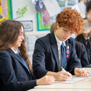 ノードアングリア・インターナショナルスクール上海浦東|英国式×国際教育|NAIS Pudong - 03 - Feature Cards Pattern - RU