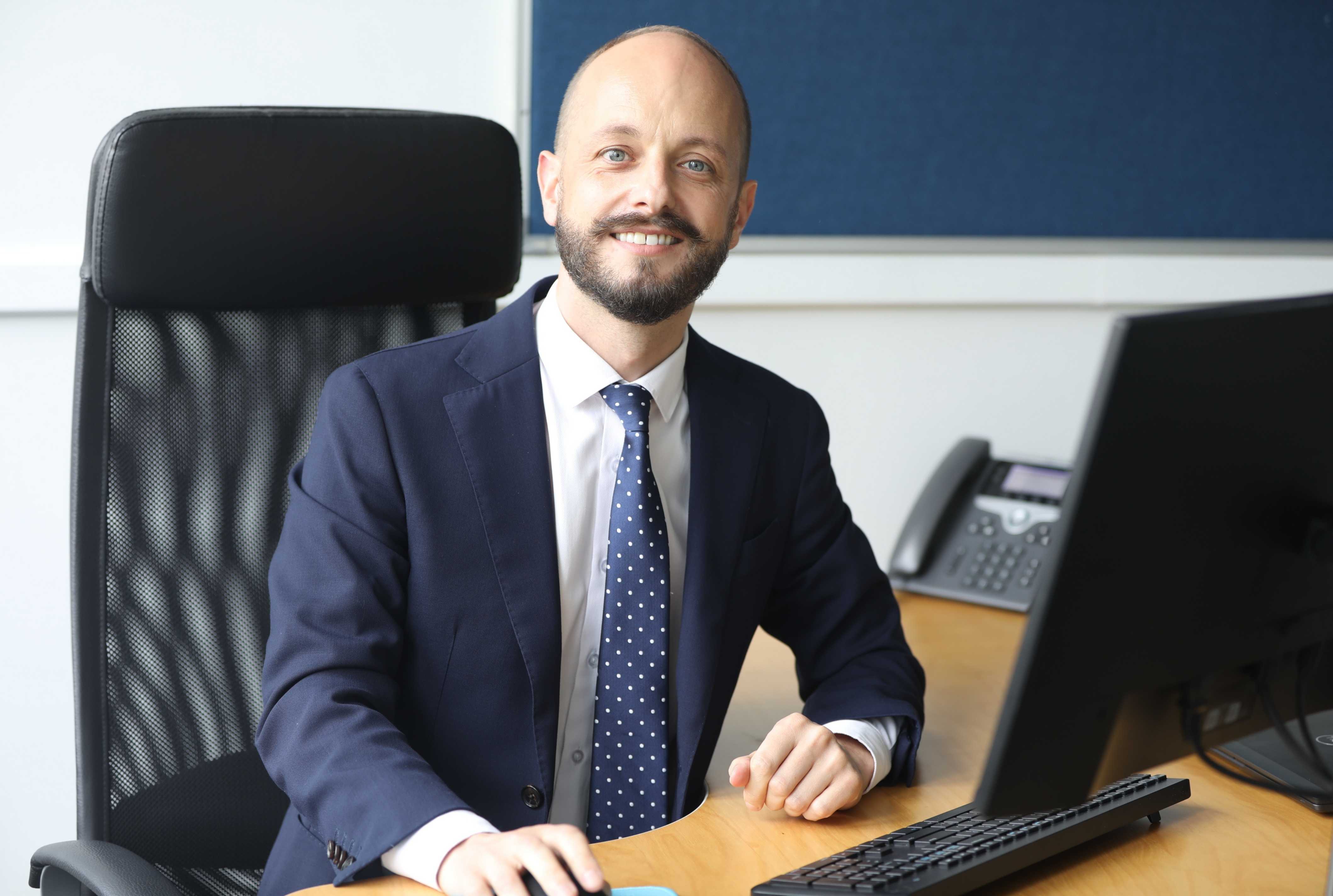 学校师资介绍与办学理念 | 上海英国学校浦东校区 - Feature Cards Tabs