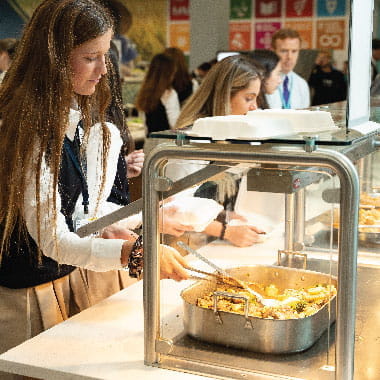 Parent Essentials | Nord Anglia International School Abu Dhabi - 05 Feature Cards Pattern