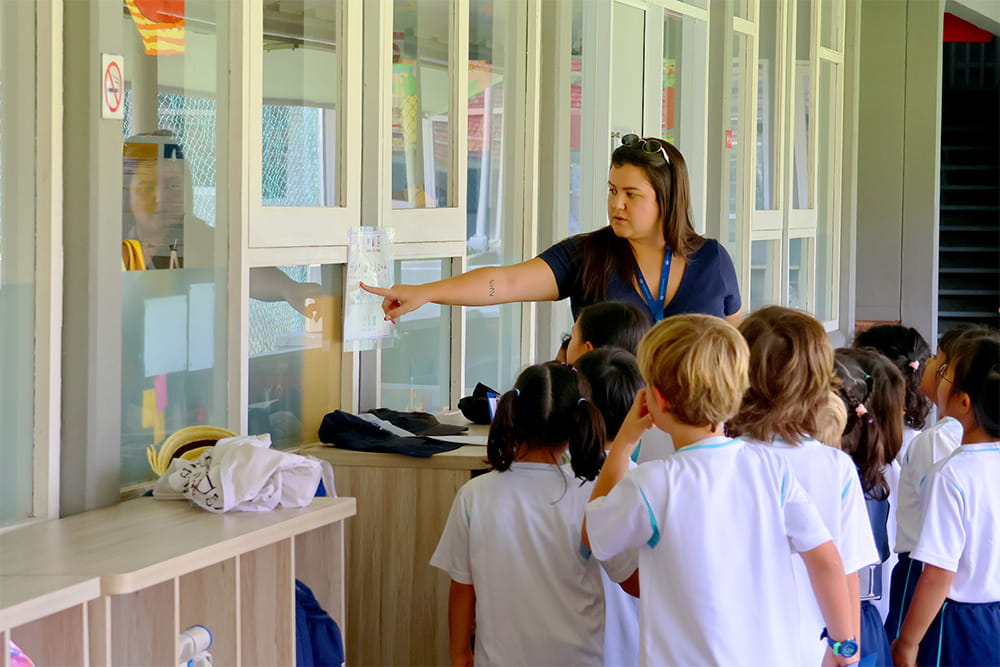 We are Going on a Creature Hunt - English Adventure