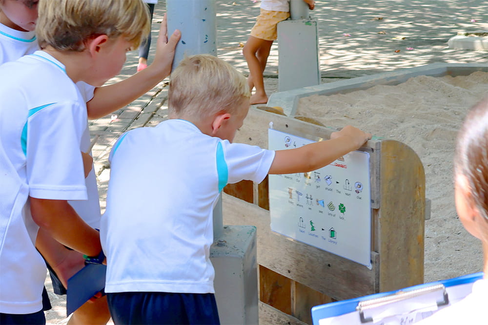 We are Going on a Creature Hunt - English Adventure