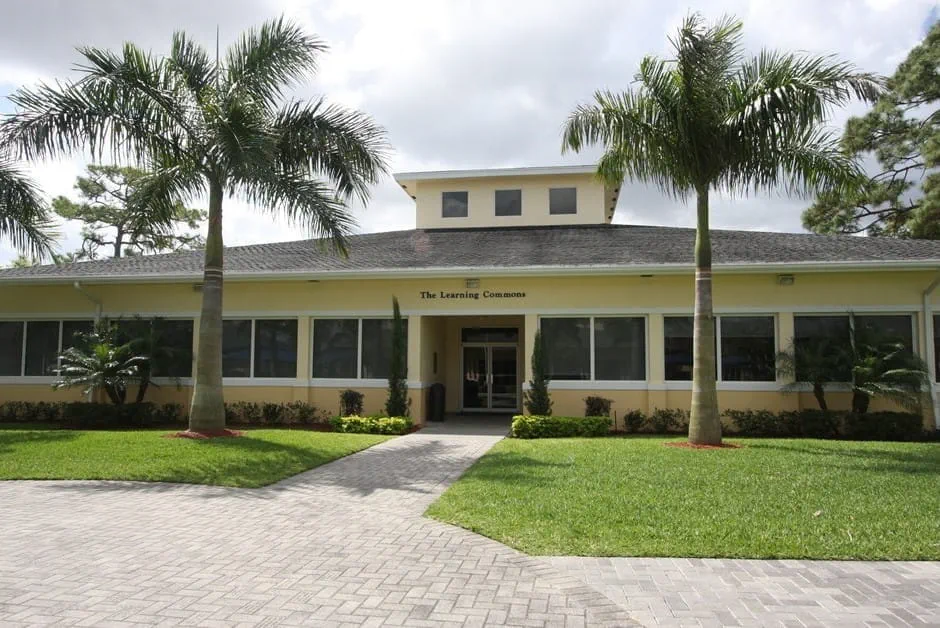 Learning Commons | North Broward Preparatory School - Carousel Default - US schools