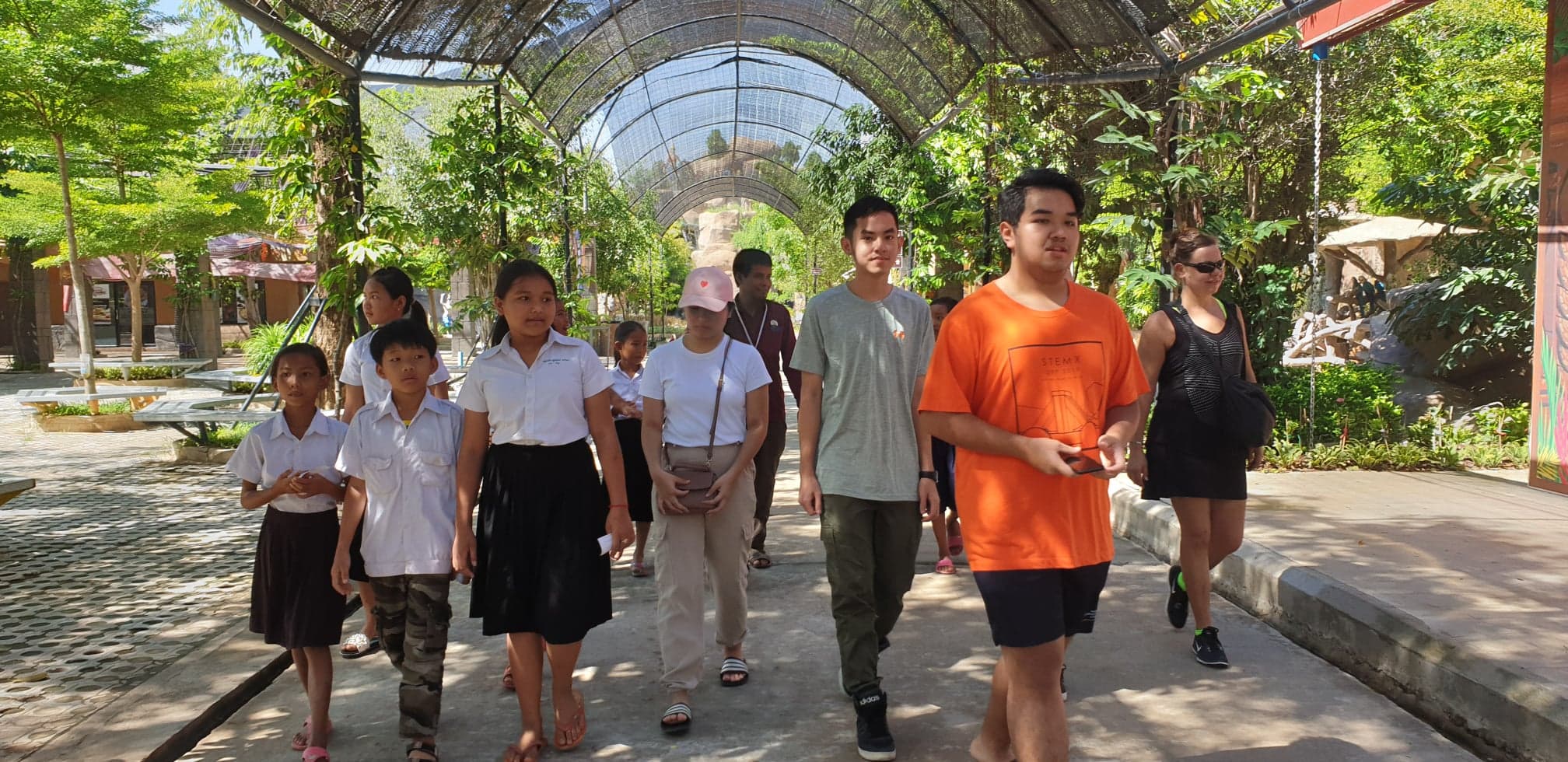 Northbridge CAS students help take CHOICE Cambodia pupils to Phnom Penh Safari World-northbridge-cas-students-help-take-choice-cambodia-pupils-to-phnom-penh-safari-world-60966280_972969639578587_6739959145295773696_n